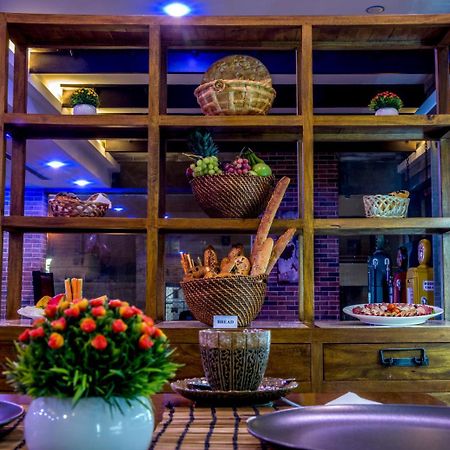 Flowery Holiday Suites Кувейт Экстерьер фото