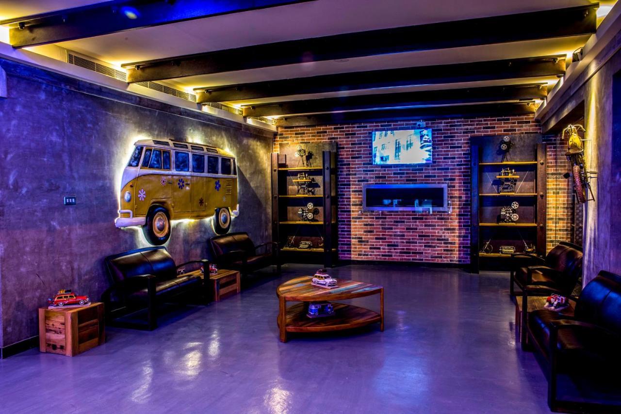 Flowery Holiday Suites Кувейт Экстерьер фото