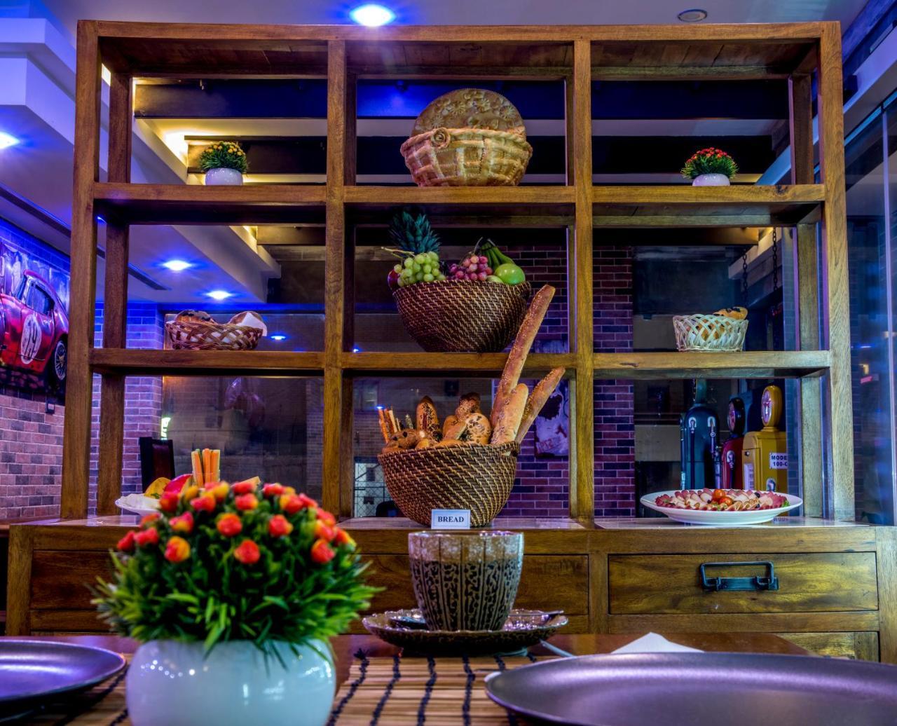 Flowery Holiday Suites Кувейт Экстерьер фото