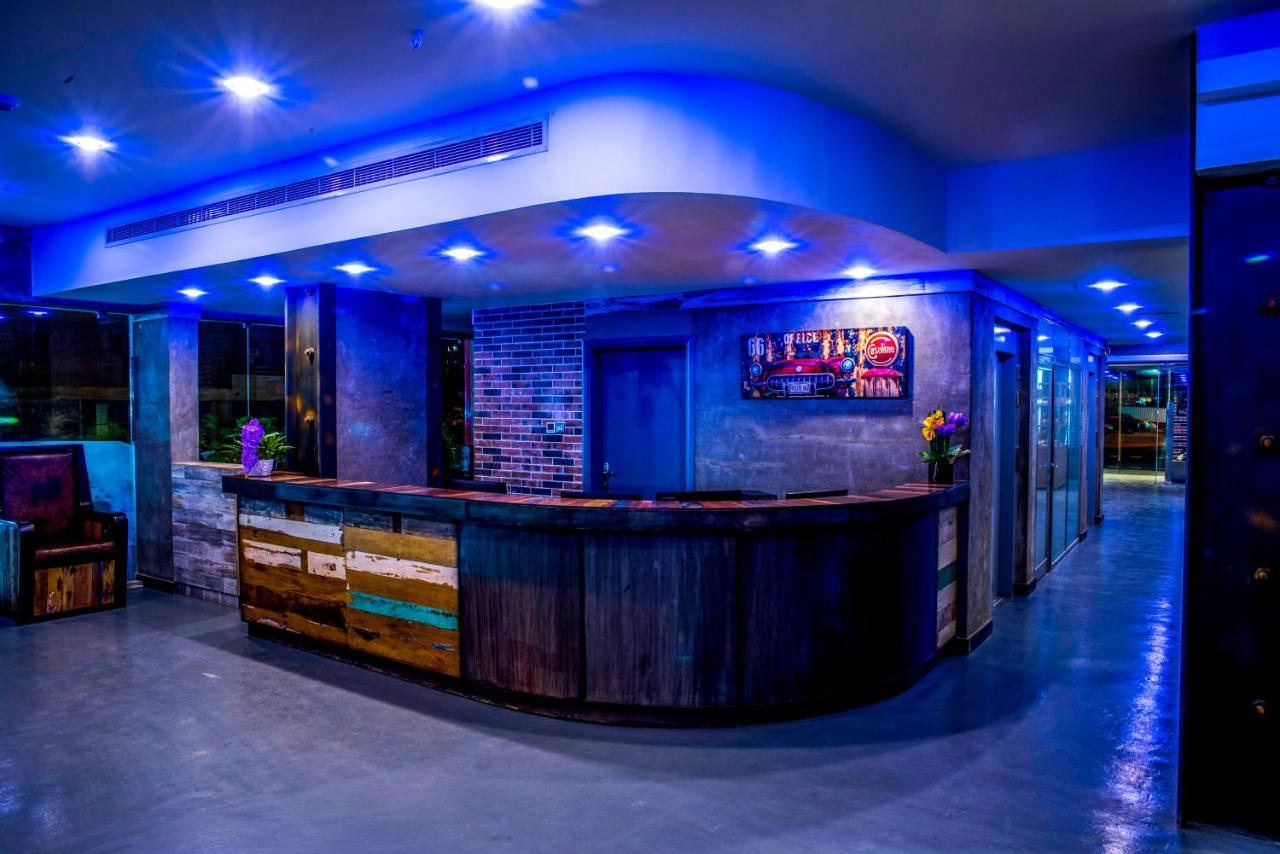 Flowery Holiday Suites Кувейт Экстерьер фото