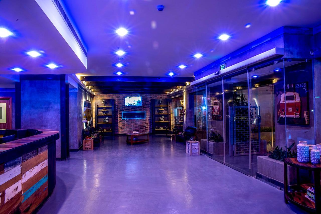 Flowery Holiday Suites Кувейт Экстерьер фото