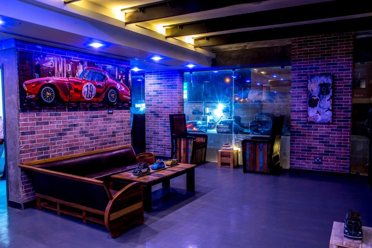 Flowery Holiday Suites Кувейт Экстерьер фото